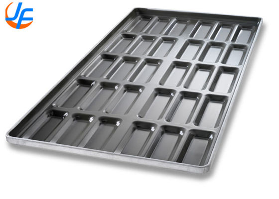 RK Bakeware China Foodservice 41053 Chicago Metallic Glazed Steel Aluminized Steel Blunt End Hoagie Bun Pan Tray